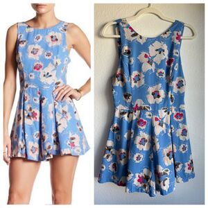 ASTR The Label Women's Floral Bow Back Strappy Sleeveless Romper in Blue Floral